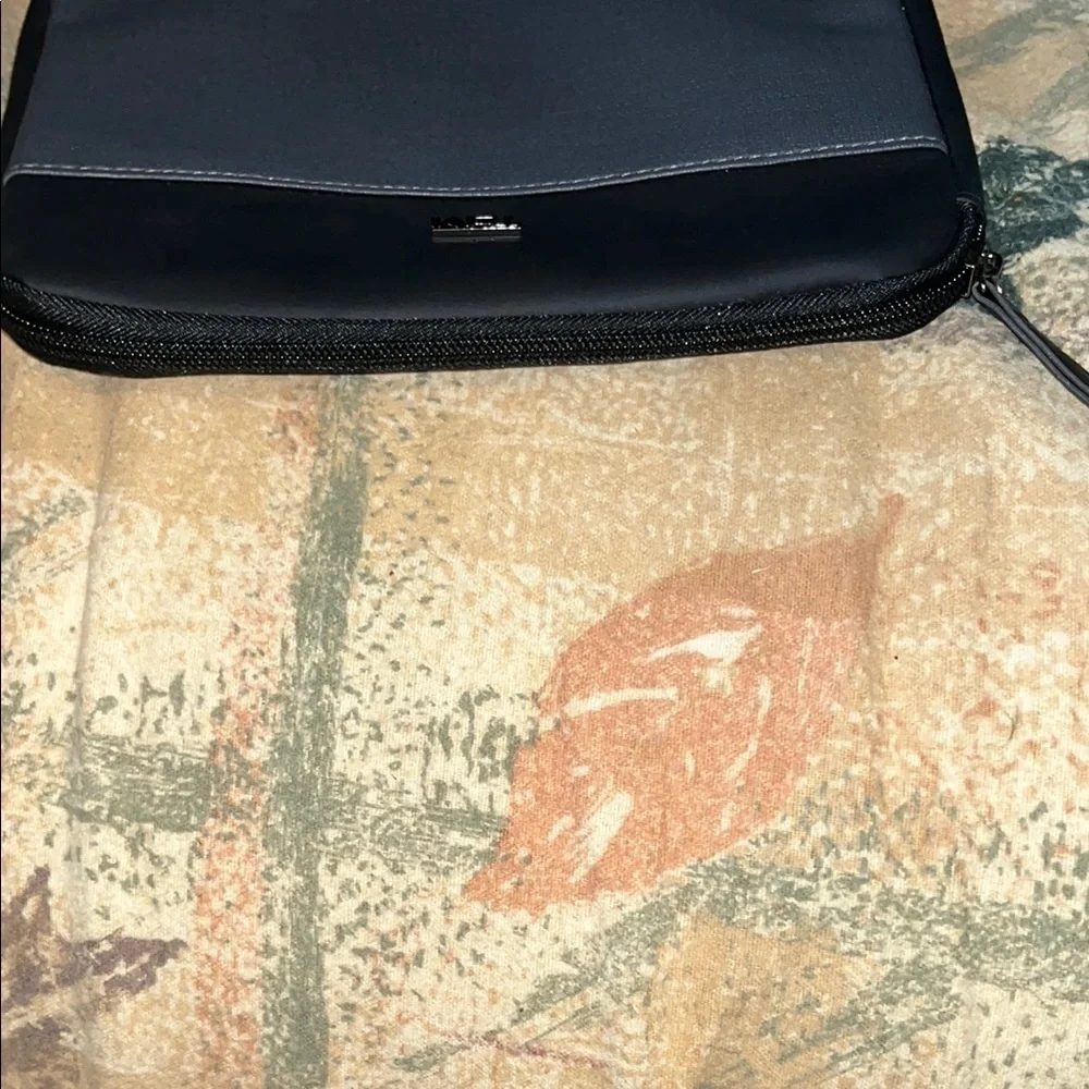 Tumi Black and Gray Toiletry Bags Sleek Durable Design